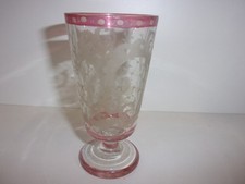 Verre à vin rouge ancien modèle en cristal finement ciselé