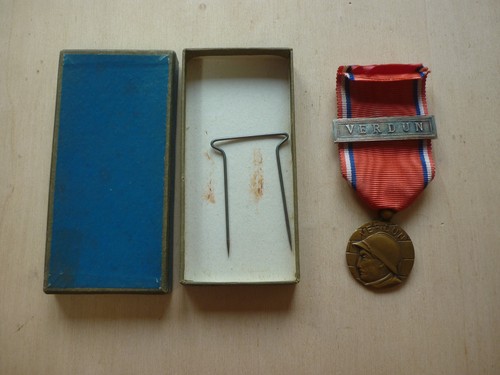 Jolie médaille verdun - jolie,