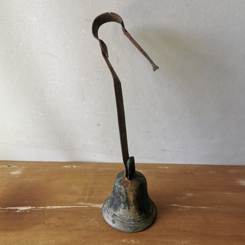 Ancienne cloche porte - de,