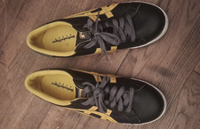 Baskets Onitsuka Tiger - noires et jaunes - Kill Bill style - très rare !