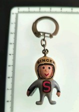 Porte clefs bonhomme Singer - machine à coudre  -vintage Keychain