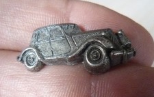 BEAU PIN'S CITROEN TRACTION RELIEF