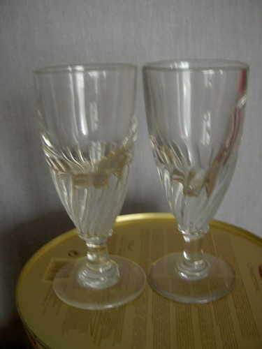 Grands verres pied - grands,
