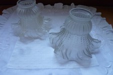 Jolie ancienne tulipe, abat jour art déco en verre? opaline?