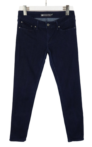 Levi demi curve modern - curve, rise