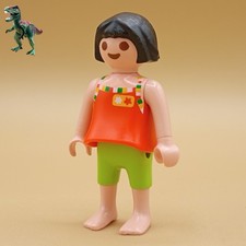 Playmobil-figurine-fille-médi