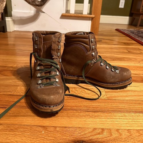 Vintage danner mountain - mountain, light