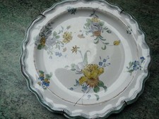 Très rare ancien plat en faïence Moustiers Olerys 18ème