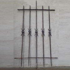 Grille de défense de protection ancienne - Ancient protective defense grid