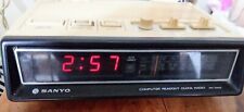 Vintage 70's: Radio-réveil SANYO   C53