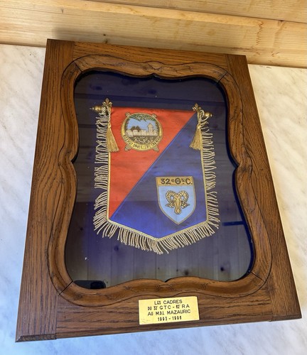 Cadre vitrine militaire - militaire, fanion