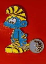 PIN'S SMURF  SCHTROUMPF BAGNARD DE PRISON AU BOULET PEYO EPUISER ET SUPERBE