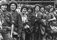  WW2 - Les Rochambelles embarquent pour Utah Beach le 30.06.1944