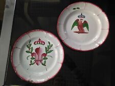 LES ISLETTES Deux assiettes faïence aigle révolutionnaire ? couronne fleur lys