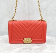 CHANEL Sac à rabat Chevron