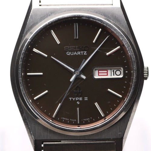 Rare montre quartz homme - à,
