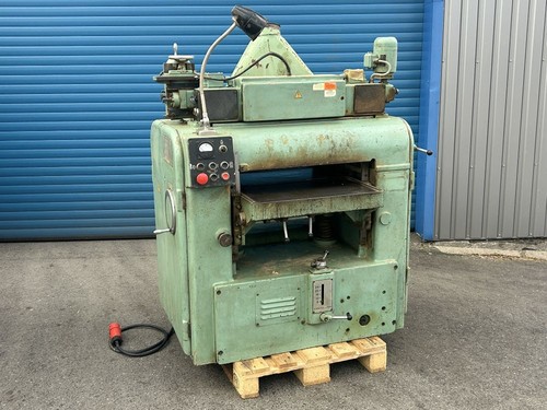 Machine raboter - À,
