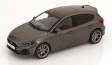 Ford Focus ST de 2022 au 1/18 de Model Car Group MCG18454 MCG