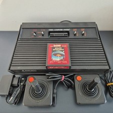 Console Atari 2600 Avec Manette Cables Jeu Space Invaders Vintage Retrogaming