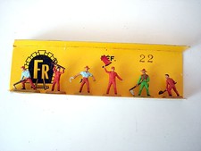 LOT 6 FIGURINES MINIATURES