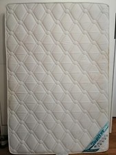 Matelas 130X190. Marque Jupiter.Très grand confort, très ferme, très bon état.