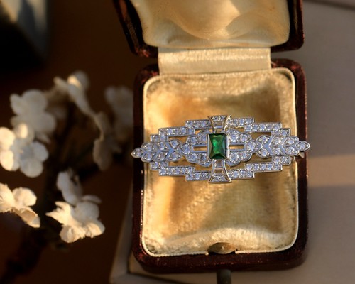 Petite broche argenté belle - petite,