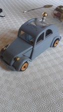 Ancienne voiture Citroën 2 CV