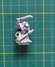 Warhammer  Old world  :  moine de la peste / plague monk ( Skaven )