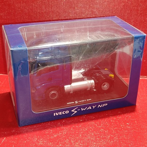 Tracteur iveco way bleu - iveco,