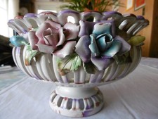 Superbe corbeille à fruit avec décors de fleurs,Porcelaine Made in italy 1920