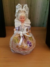 Petite POUPEE  folklorique