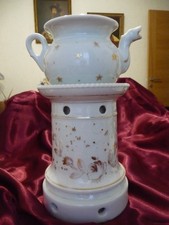  Très Belle Tisanière en  Porcelaine Ancienne Pour Collectionneurs