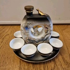 Service a Saké - Japonais Vintage - Décor Dragons En Relief et un Chat Blanc