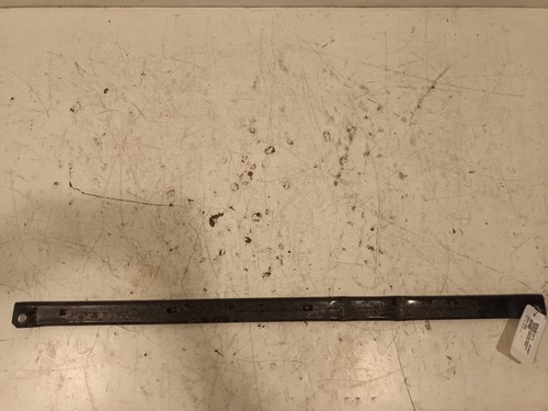 Traverse inferieur armature - inferieur,