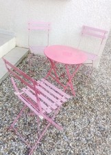 Table et 3 chaises de jardin