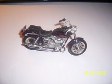 miniature moto" HARLEY DAVIDSON FXDL DYNA LOW RIDER 1999"-- MAISTO-- 1:18 eme-
