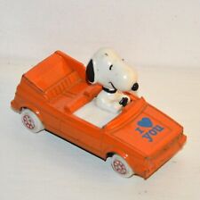 Ancienne petite voiture métal