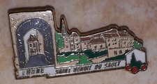 PINS PLUS BEAUX VILLAGE DE FRANCE INDRE SAINT BENOIT DU SAULT QUALITE ARTHUS