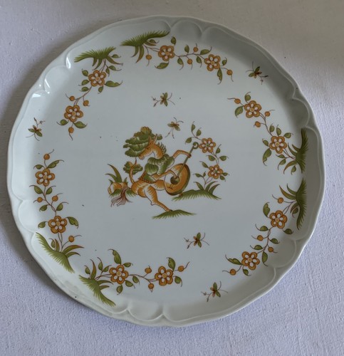 Plat tarte decor grotesque - a,