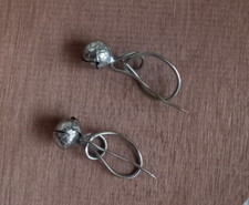 BROCHE ? ATTACHE CRAVATTE 