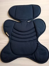 réducteur de siège auto pour nouveau né maximum 6 kg   TRES BON ETAT