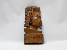 Rare buste malgache signé