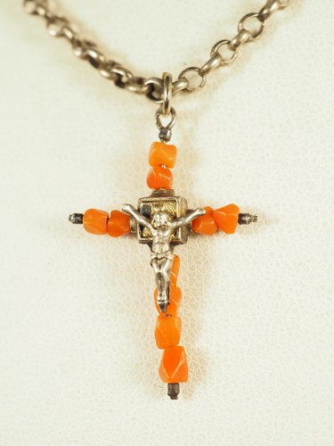 Petite croix provencale corail - croix,
