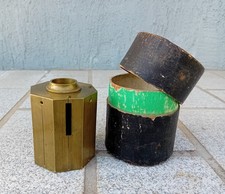 OUTIL ANCIEN- ANCIENNE PETITE EQUERRE de Géomètre laiton DANS sa BOITE PANTOMETR