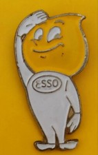 Pins ESSO Oil British
