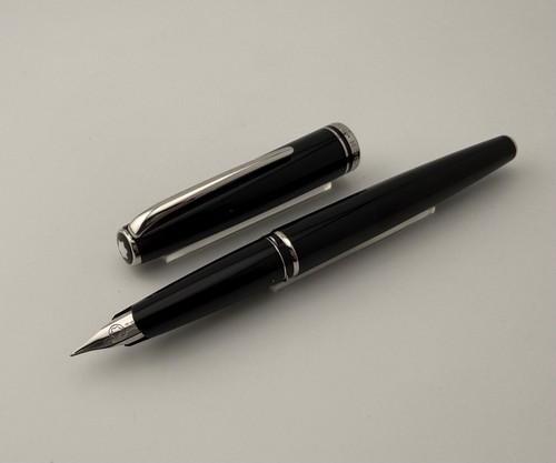 Stylo plume nos - nos, montblanc