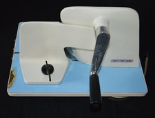 Ancienne trancheuse pain objet déco retro cuisine formica bleu KYM Vintage 60 's