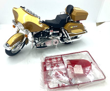 43902 REVELL / MAQUETTE PLASTIQUE / HARLEY DAVIDSON FLH CLASSIC 1/12