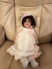 Poupée Ancienne en Porcelaine