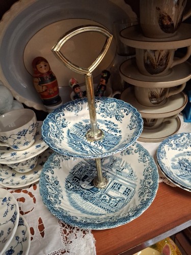 Serviteur plats étages - serviteur, a